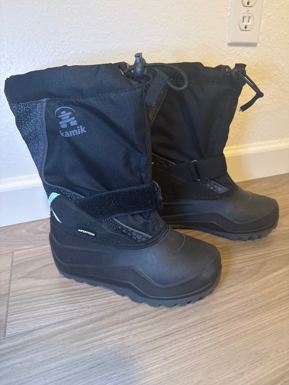 NEW Kamik Kids Size 1 Waterproof Winter Snow Boots Black Insulated Unisex